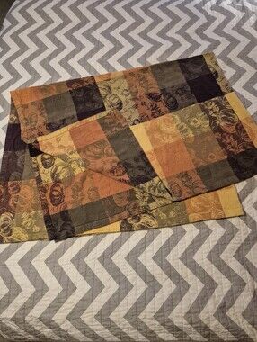 Vtg. Fall Pumkins Patchwork 100% Cotton Linen Tablecloth Block Design 48x64